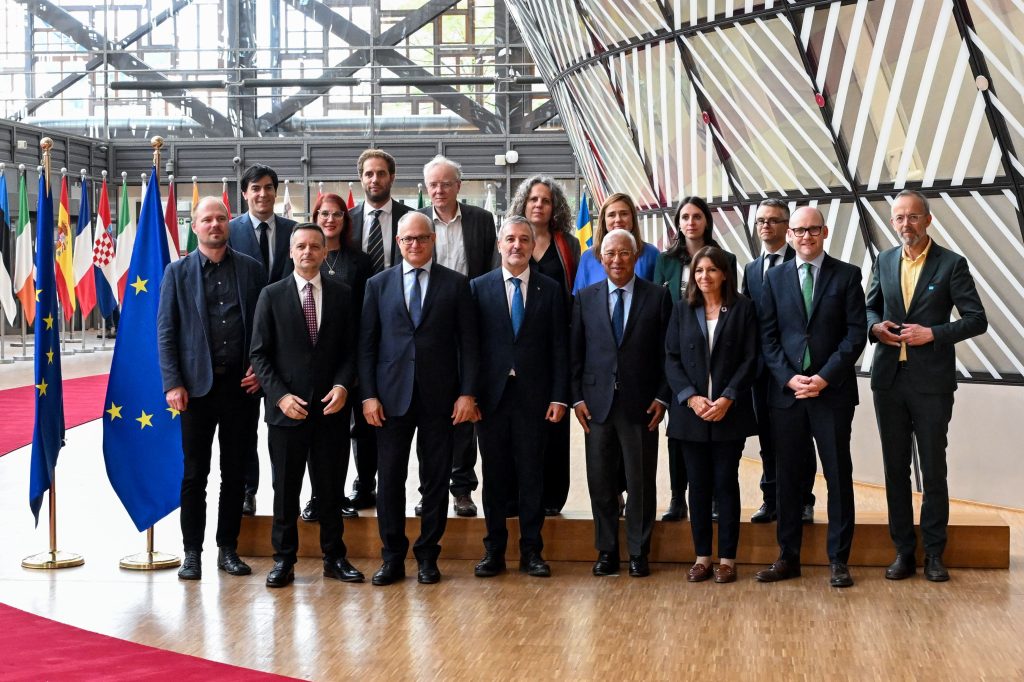 La Vicesindaca E.M. Clancy con i membri della M4H Alliance